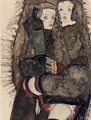 Zwei Madchen auf einer Fransendecke - Egon Schiele