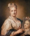 Self-Portrait Holding a Portrait of Her Sister - Rosalba Carriera