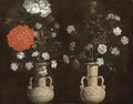 Two grey terracotta vases with flowers - Jacopo Ligozzi