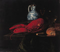 A lobster, a bun and a knife on a pewter plate, a roemer, a wine glass and a Delft jug with a Chinese blue and white silver mounted ewer - Simon Luttichuys
