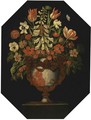 A foxglove, parrott tulips, poppies, daffodils, chrysanthemums and anemonies in an ormolu-mounted urn on a pedestal, with a butterfly - Giuseppe Recco