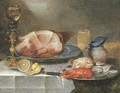 A ham, a lobster, a crab and shrimps on pewter plates with a roemer on a gilt stand, a glass of beer, an earthenware jug - Alexander Adriaenssen